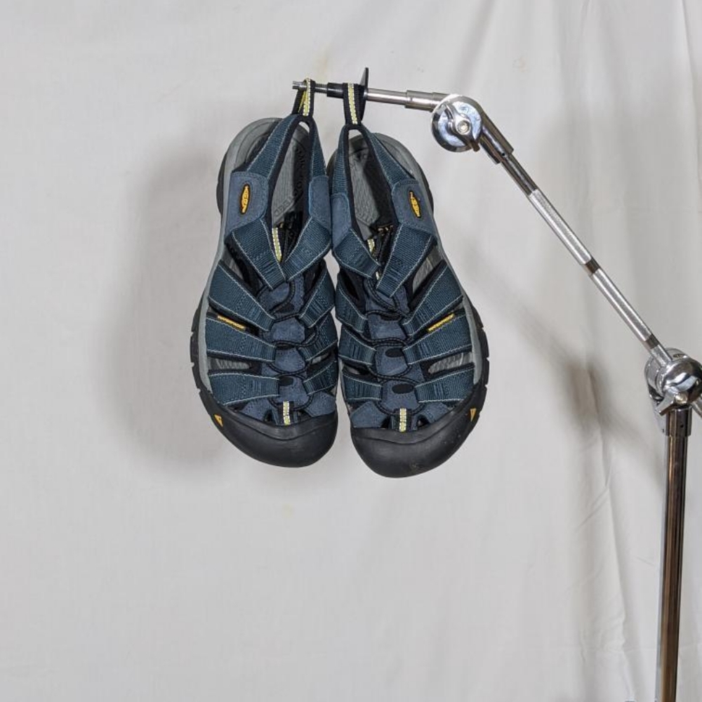 keen's dark blue sandals